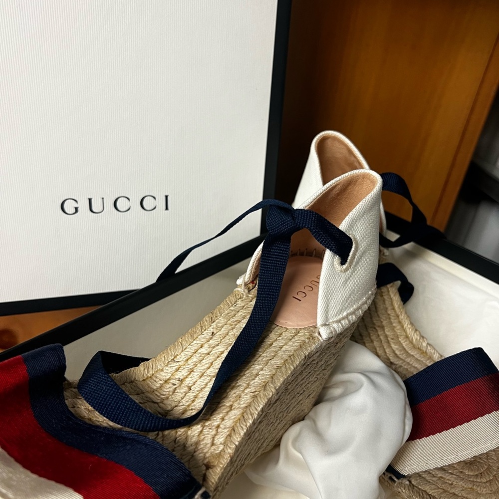 Worn once gucci wedge